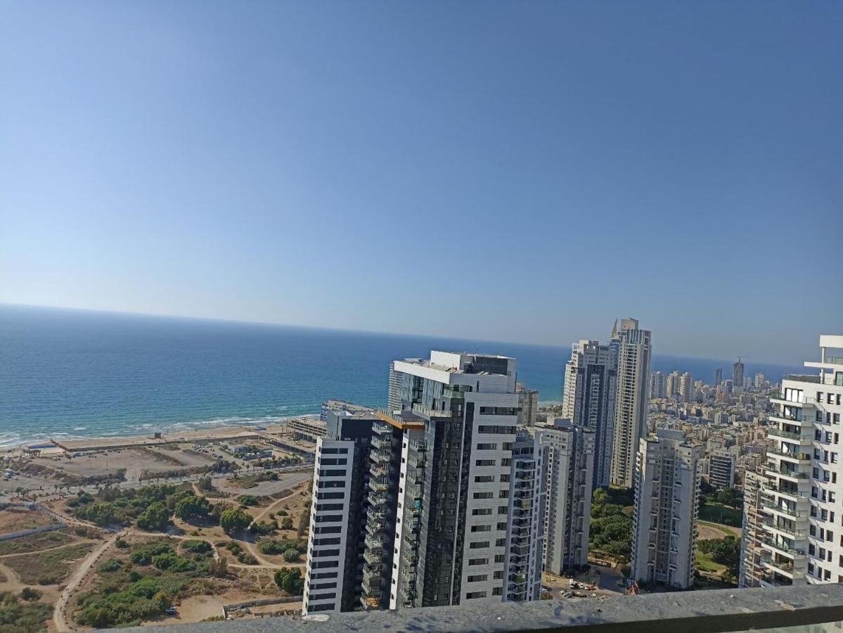 バト・ヤムYalarent Sea-Breeze Penthouse With Jacuzziアパートメント エクステリア 写真