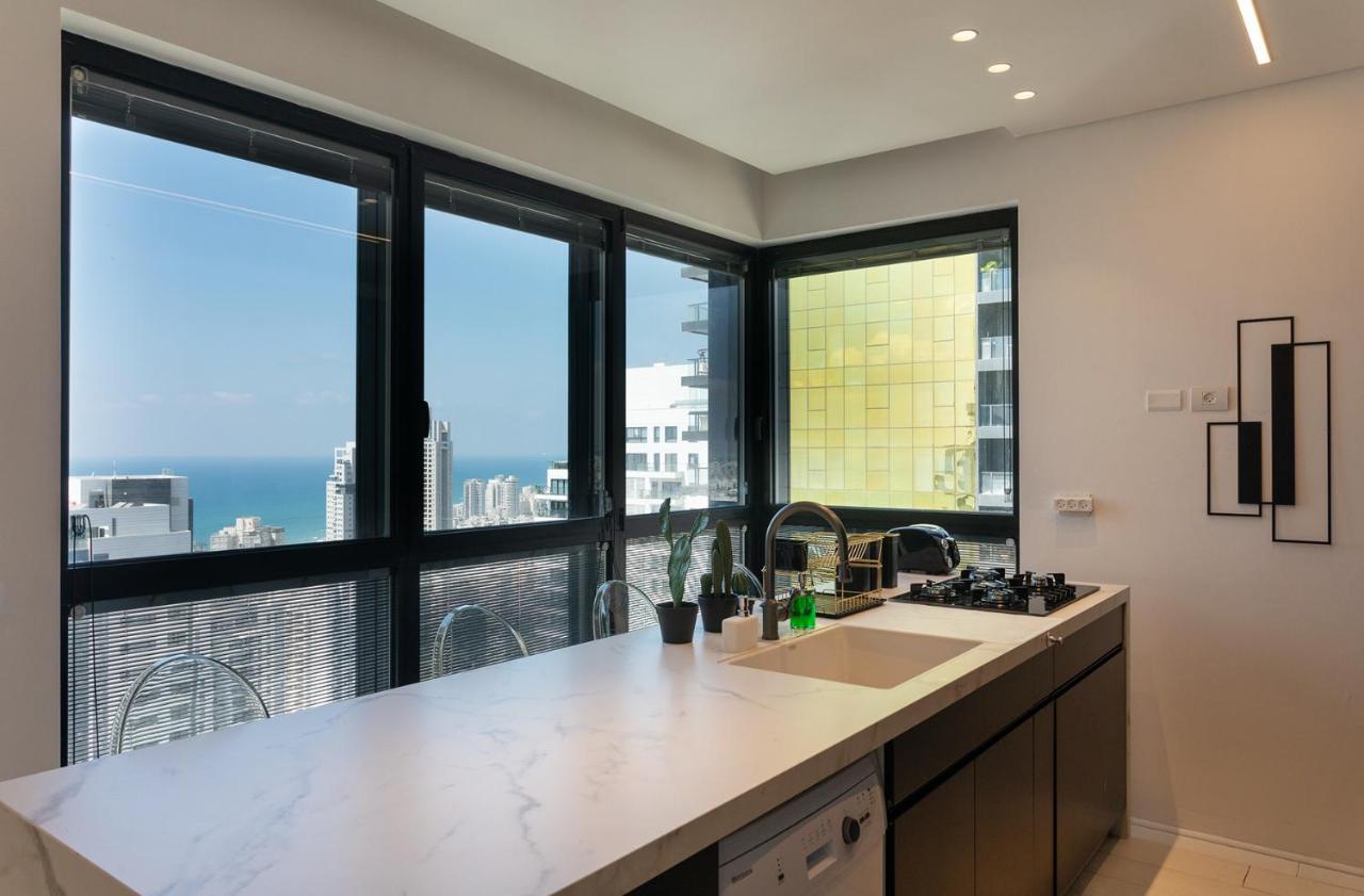 バト・ヤムYalarent Sea-Breeze Penthouse With Jacuzziアパートメント エクステリア 写真